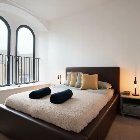 Beautiful In Converted Church Daire *